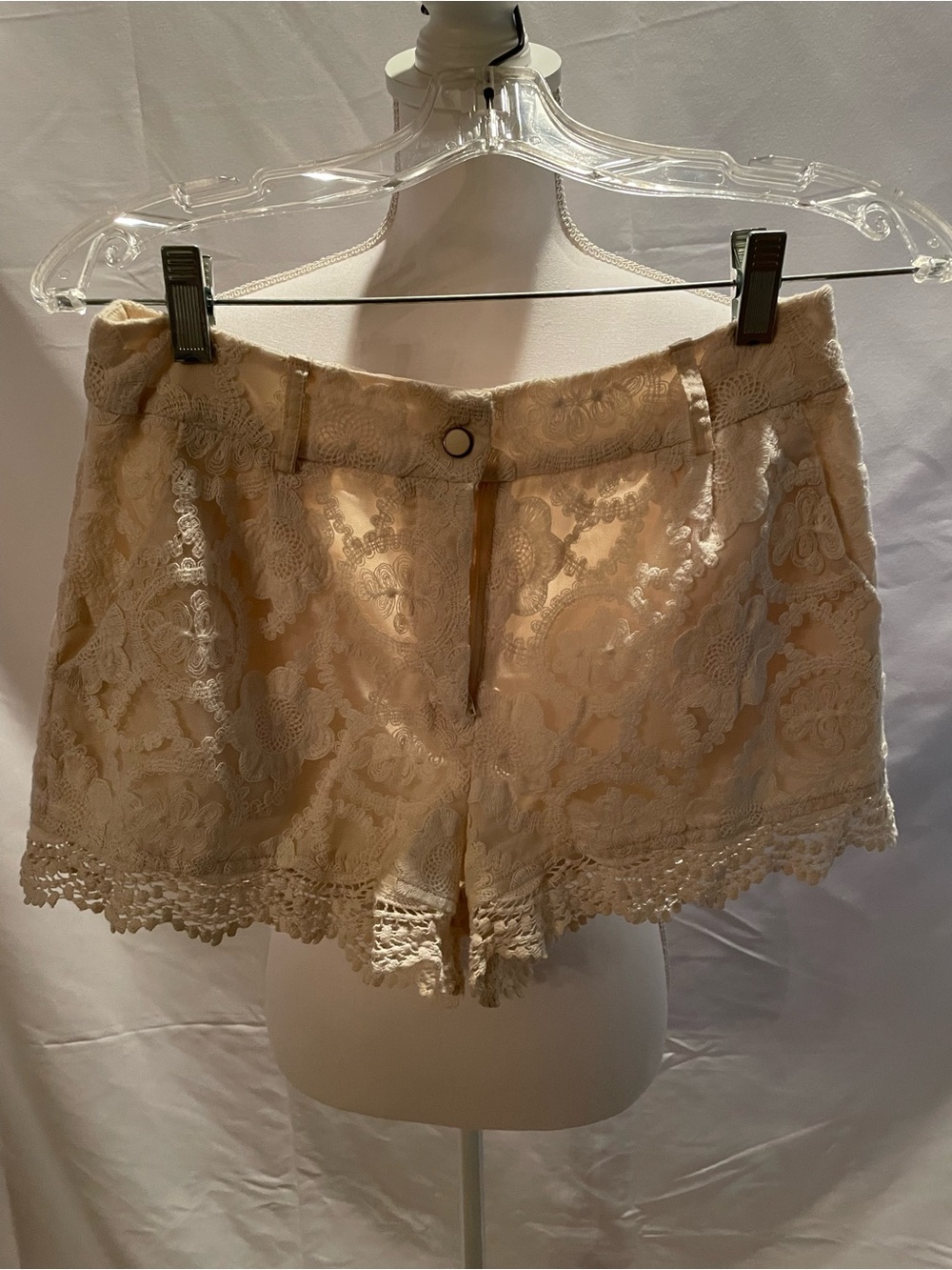 Monteau Cream Lace High-Waist Shorts